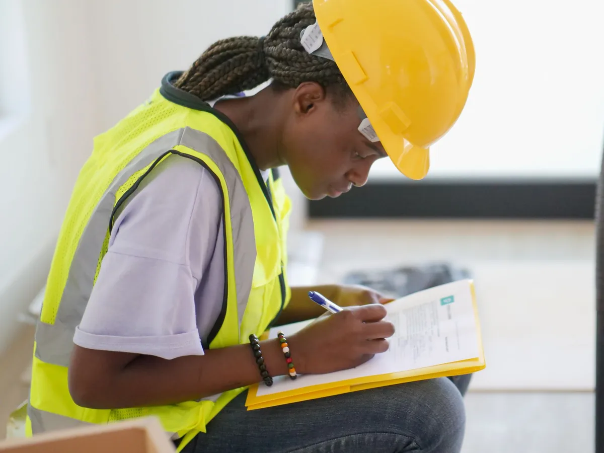 Bonnes pratiques pour sécuriser ses dossiers CEE industriels face aux contrôles PNCEE : checklist documents, traçabilité, attestations, points de vigilance 2026