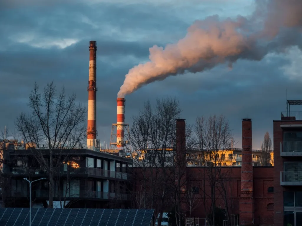 Décarbonation de l'industrie chimique : électrification des procédés, hydrogène vert et vapeur bas carbone pour réduire les émissions de CO₂ du premier secteur industriel émetteur