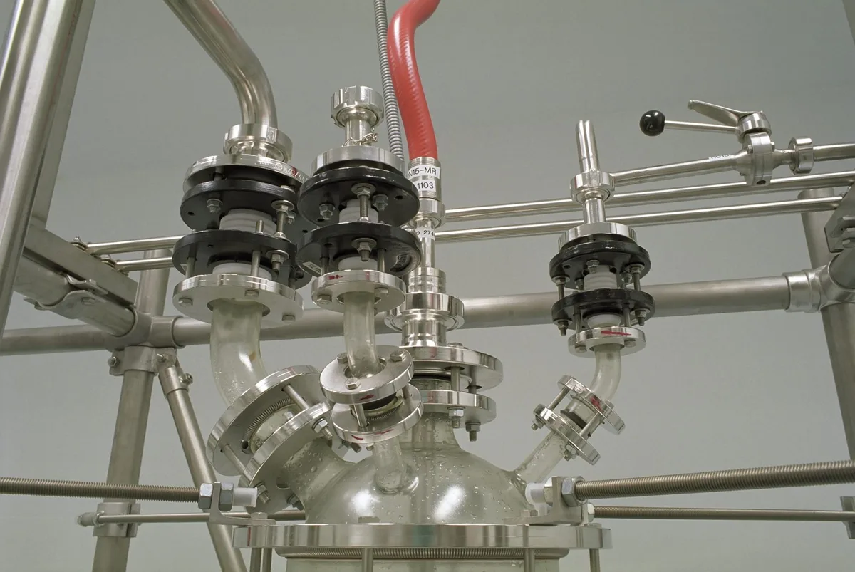 Nettoyage d'échangeur de chaleur industriel : méthodes CIP (nettoyage en place), haute pression hydraulique et mécanique pour éliminer l'encrassement et restaurer le rendement thermique
