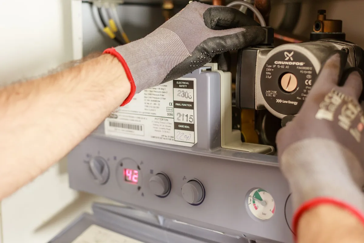 Surveillance de l'encrassement d'échangeur de chaleur : mesure de perte de charge, écart de température ΔT et coefficient d'échange — indicateurs d'alerte pour déclencher la maintenance préventive