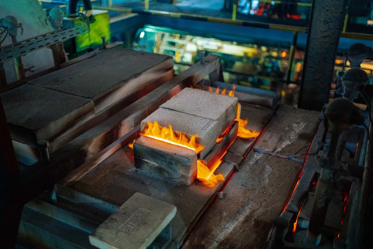 Pose de fibres céramiques (type kaowool) sur conduit de fumées à haute température — résistance jusqu'à 1 000°C