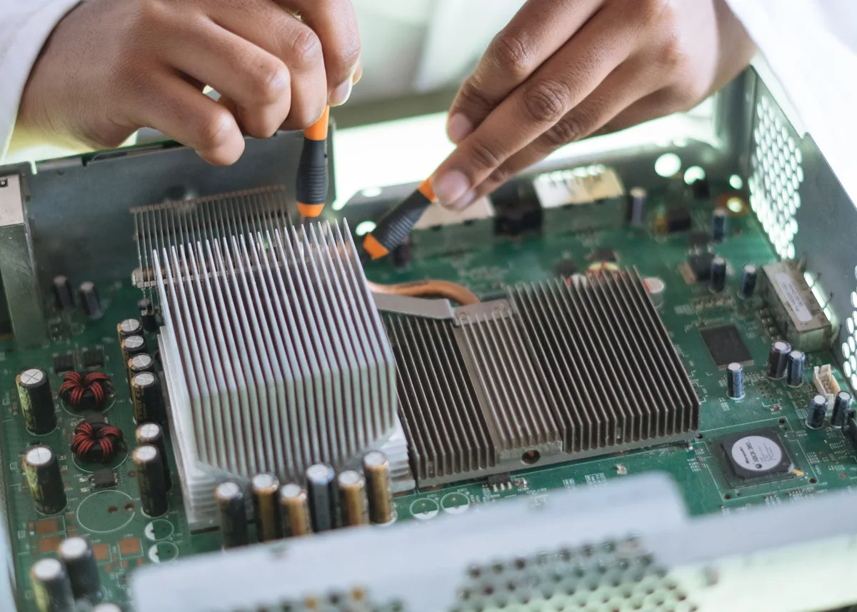 Retrofit GTB par superposition : gateway IP au-dessus des contrôleurs de terrain existants