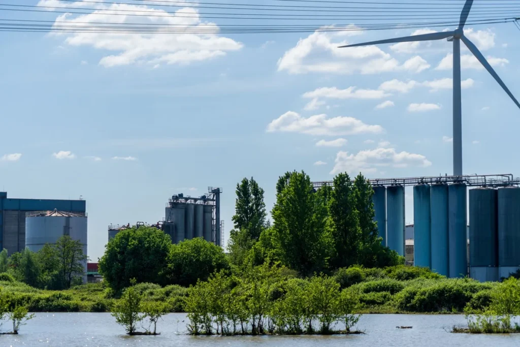 Production d'hydrogène vert par électrolyse alimentée par les énergies renouvelables — installation industrielle