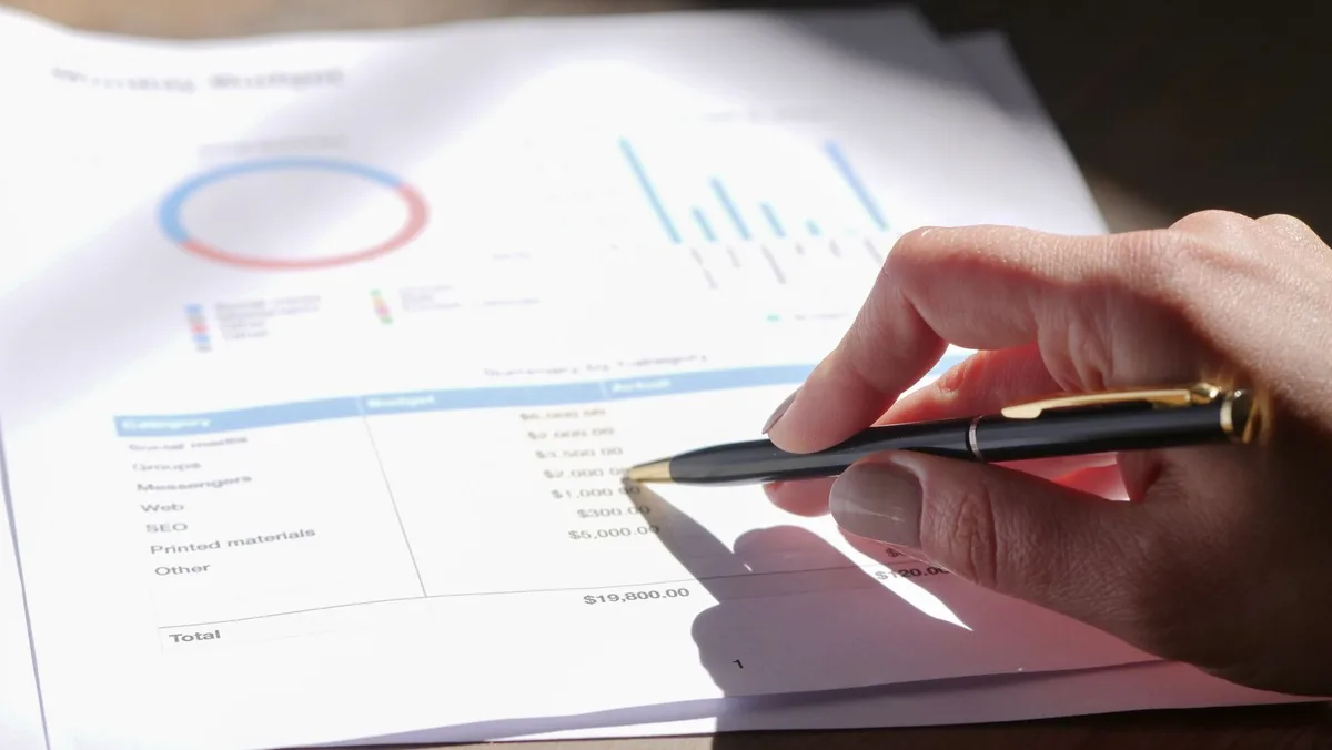 Rapport d'audit énergétique industriel avec plan d'action et recommandations priorisées