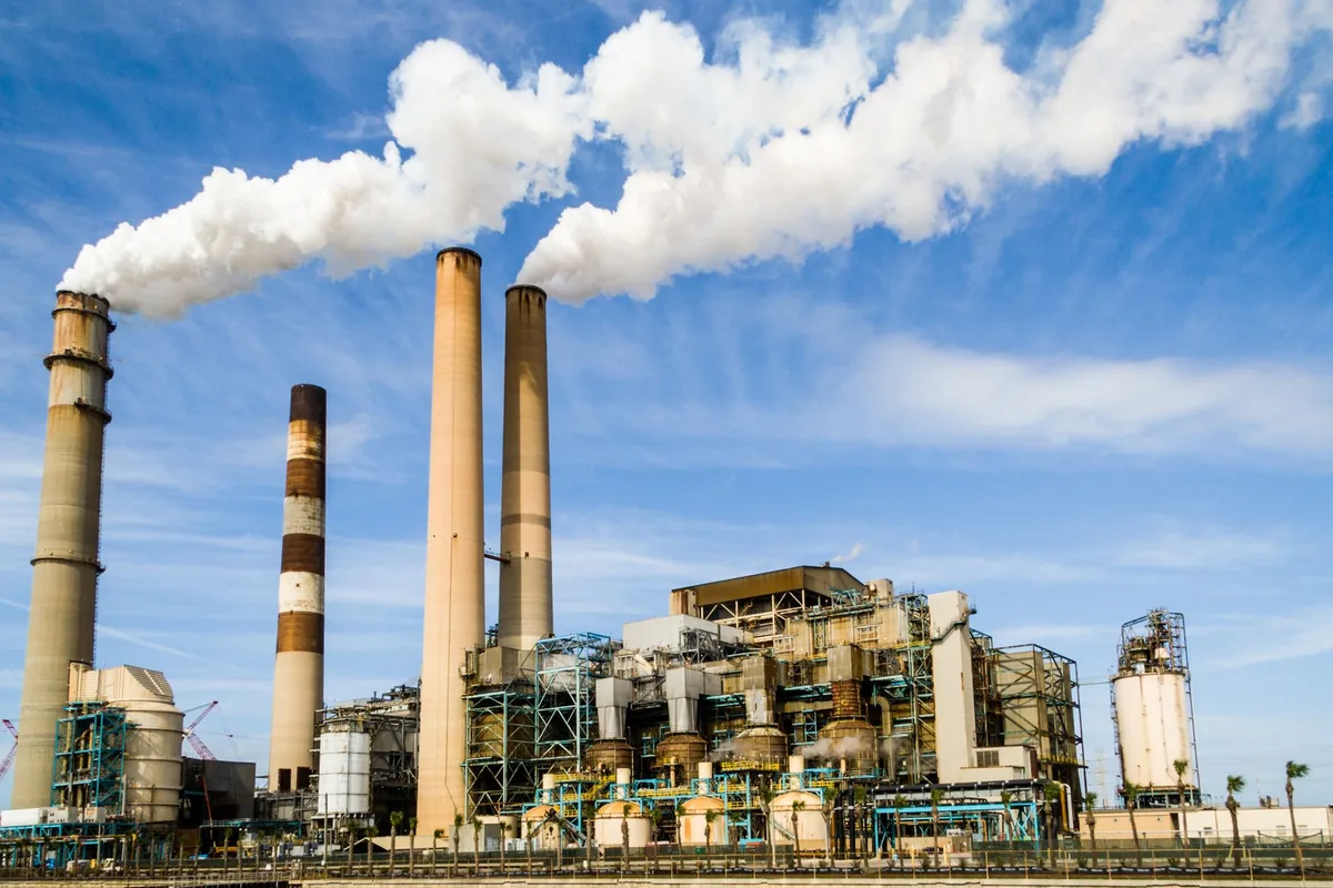 Bilan carbone de depart pour la transition énergétique : mesure des emissions scope 1, 2 et 3 d'une entreprise industrielle, audit énergétique réglementaire et identification des postes prioritaires