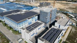 Transition énergétique en entreprise industrielle : feuille de route 2030 integrant bilan carbone, objectifs SNBC/SBTi, plan d'actions par silo (isolation, GTB, CEE, ENR, decarbonation) et gouvernance interne