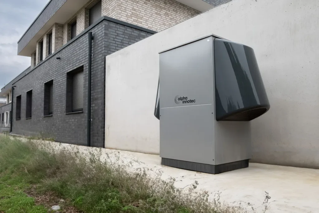 Variateur de vitesse industriel sur tableau électrique pour économies d'énergie