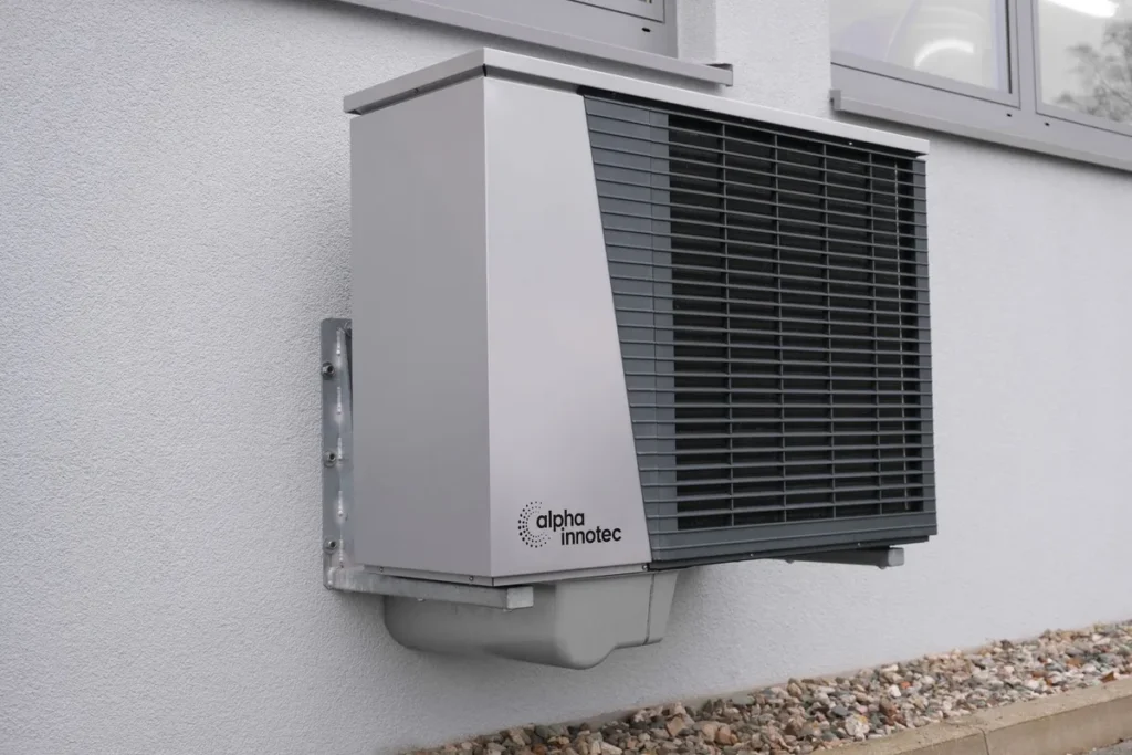 Variation electronique de vitesse (VEV) sur pompe industrielle : reduction de la consommation electrique de 30 a 50% grace aux lois de similitude